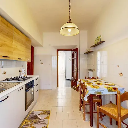 Apartment Madia Sa Di Volta, Vive Nel Centro Oggi *
