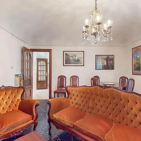 Apartment Madia Sa Di Volta, Vive Nel Centro Oggi *